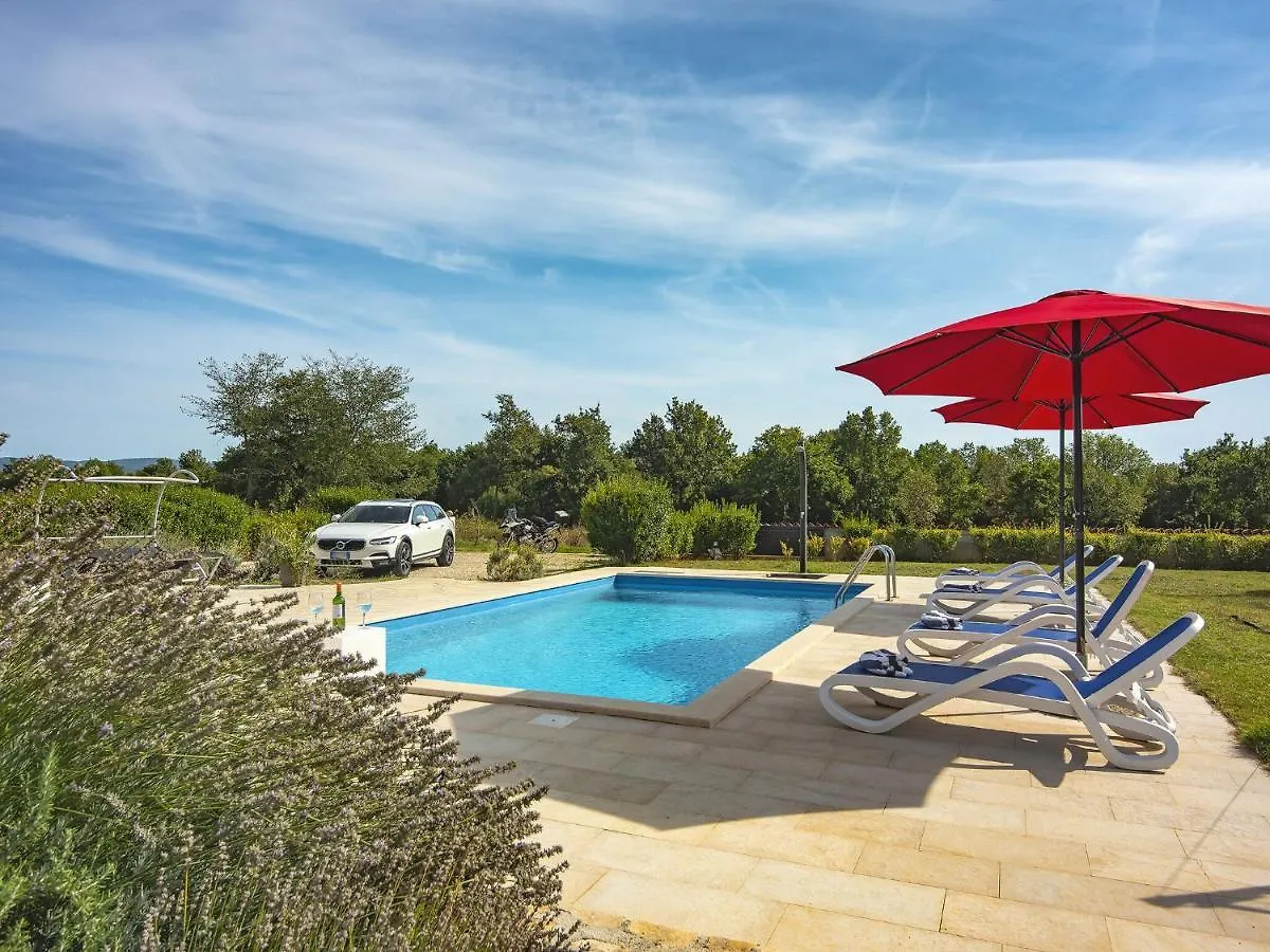 Villa With Pool 1 Km From The Beach Rebici