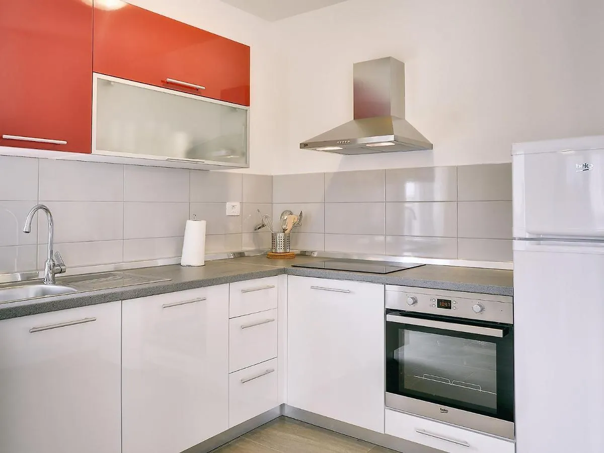 Villa With Pool 1 Km From The Beach Rebici