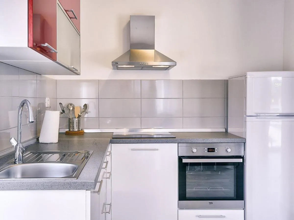 Villa With Pool 1 Km From The Beach Rebici