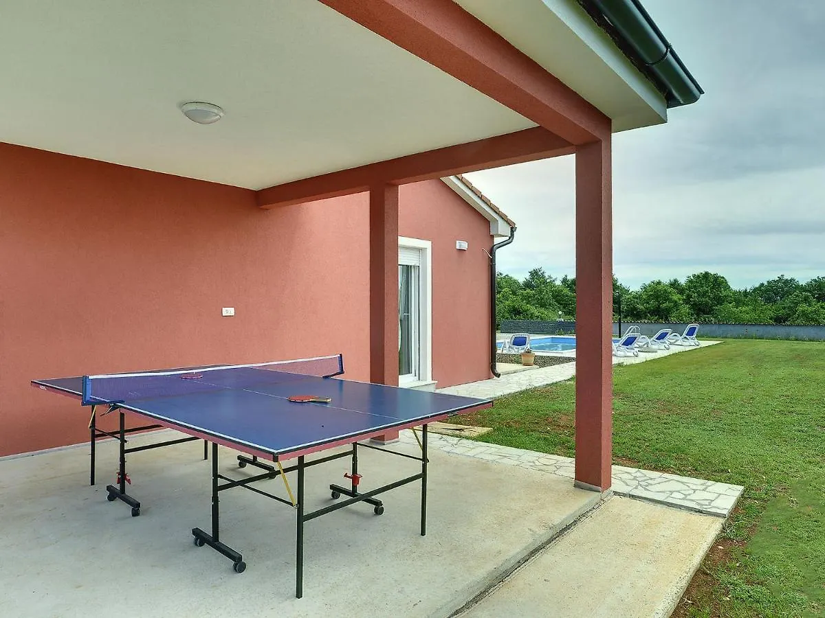 Villa With Pool 1 Km From The Beach Rebici