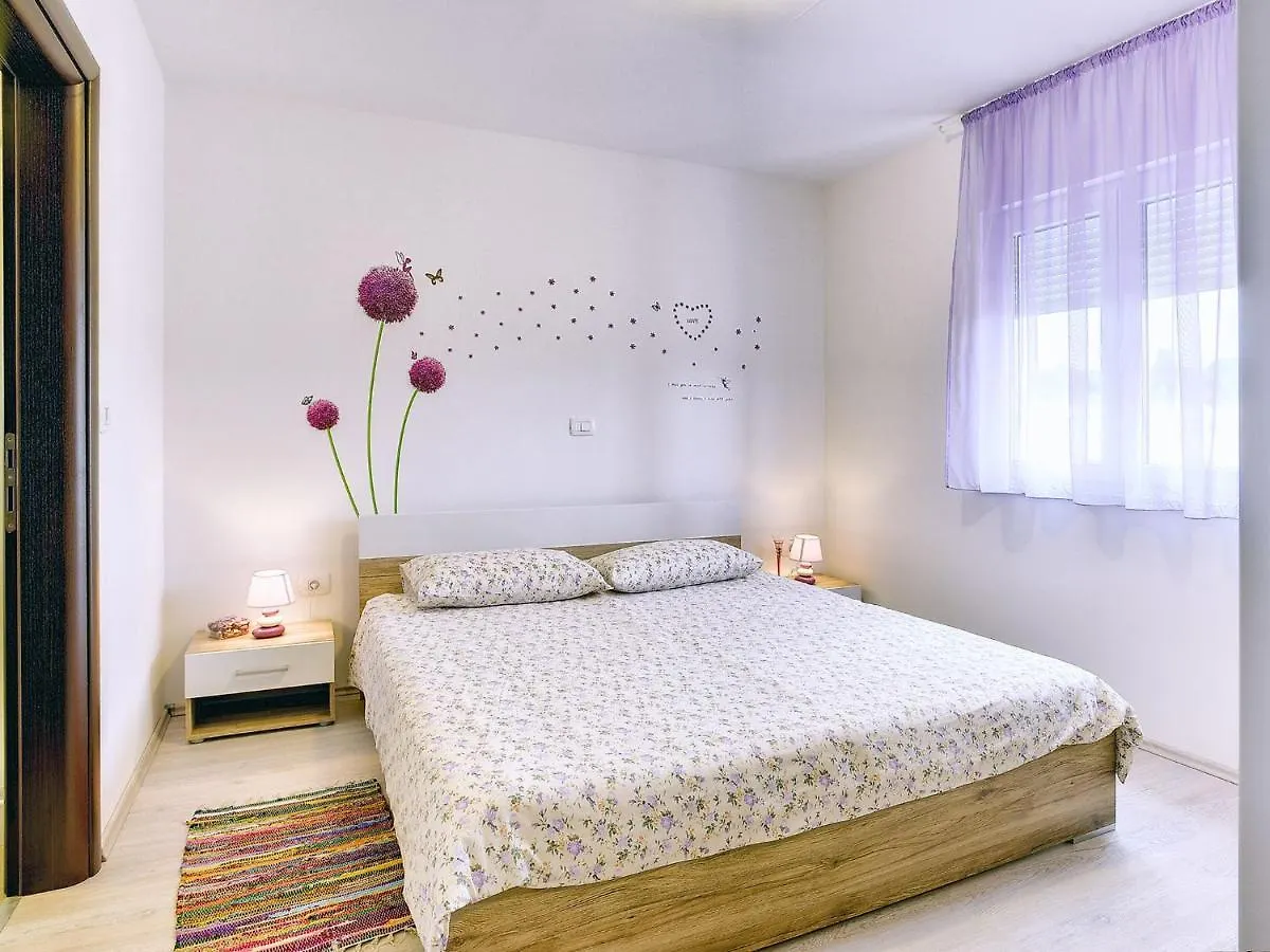 Villa With Pool 1 Km From The Beach Rebici 0*,